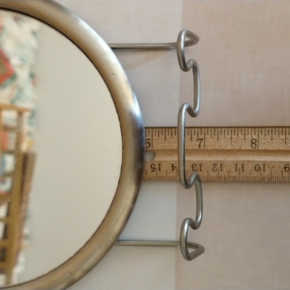 Vintage Shaving Mirror with Blades - Picture 2 of 8